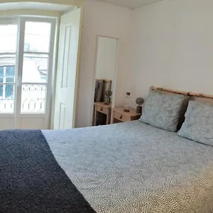 Bedroom In Shared House In Chiado - Historic Center Of Quarto em Acomodações Particulares