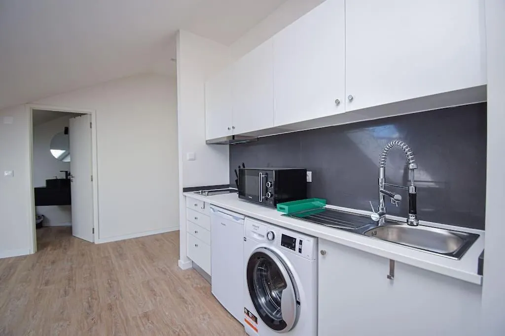 Stylish Lisbon Apartment Central 0*,