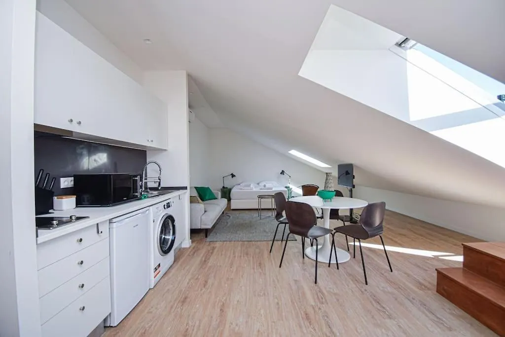 Stylish Lisbon Apartment Central